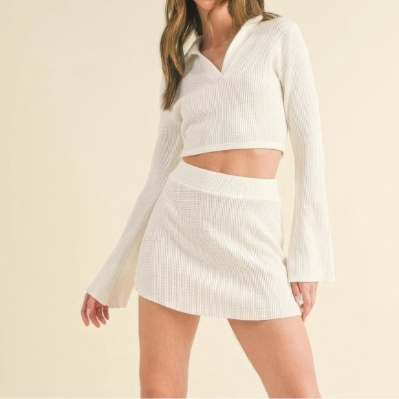 Waffle Knit Top And Skirt Set - Picture 3 of 7